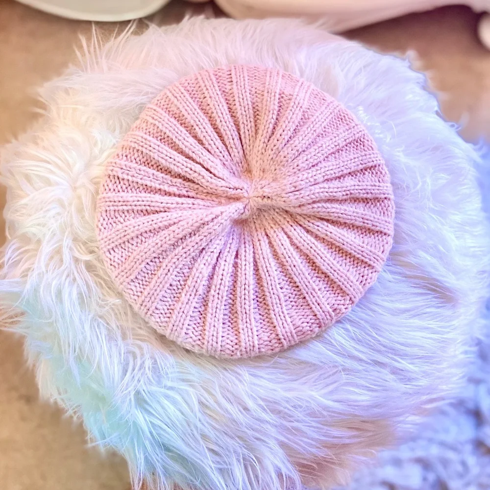 Urban Outfitters Cable Knit Beret Pale Pastel Pink Women’s Winter Accessories - Picture 2 of 4